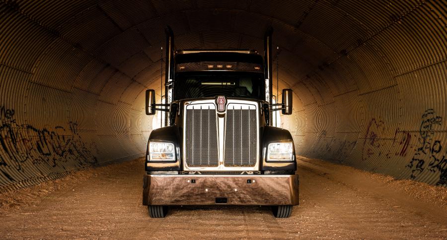  Kenworth W990 2018 года  (фото 8 из 8)